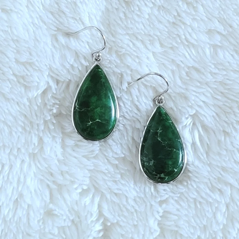 Iris & Lily Green💚 Jasper Earrings - Picture 16 of 16